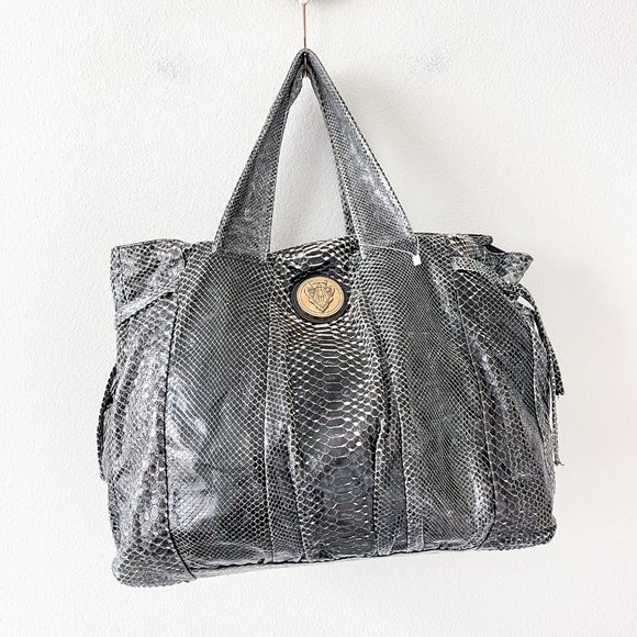 ❤️SOLD❤️Gucci Large Black Metallic Python Hysteria - Picture 3 of 13